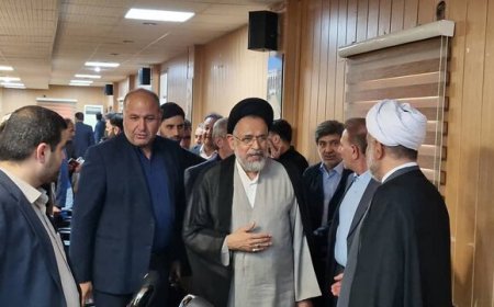 نشست دستیار رئیس‌جمهور با معتمدین و بزرگان رامهرمز