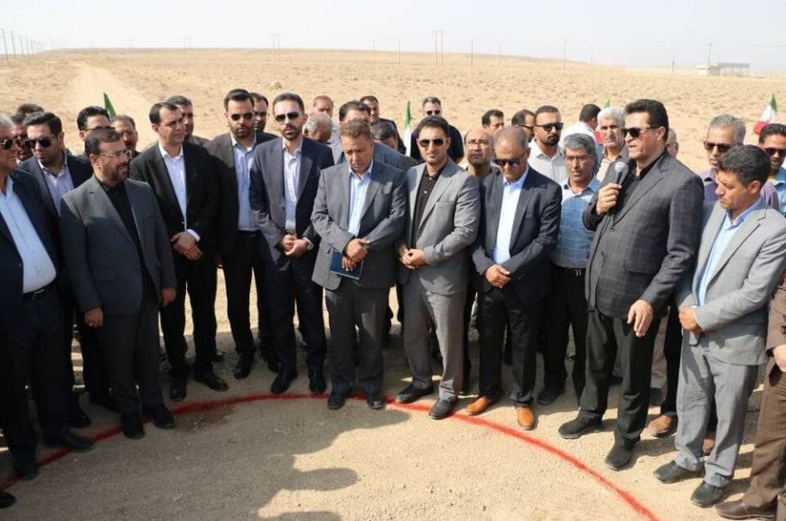 عملیات اجرایی ساخت نیروگاه خورشیدی ۱۵ مگاواتی در شهرستان خرم بید آغاز شد