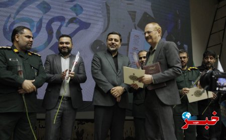 گزارش تصویری آیین تجلیل از خبرنگاران توسط بسیج رسانه