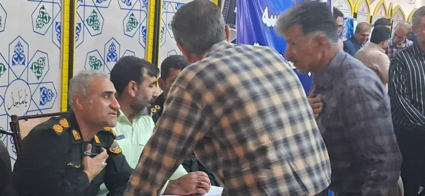 برگزاری میز خدمت نیروی انتظامی ایذه در مصلی نماز جمعه