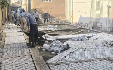 آغاز سنگ‌فرش «کوچه بازار» در بافت تاریخی استهبان با هدف رونق گردشگری