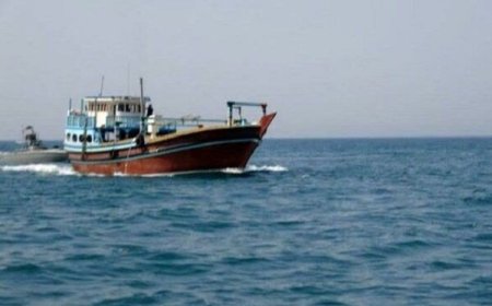 لنج حامل ۸۰۰ میلیارد کالای قاچاق در بندرلنگه توقیف شد