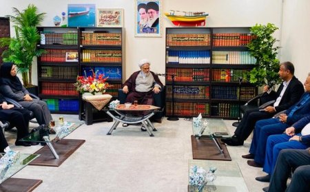 نماینده ولی‌ فقیه در هرمزگان: بندرعباس از شهر گذری به مقصد گردشگری تبدیل شود