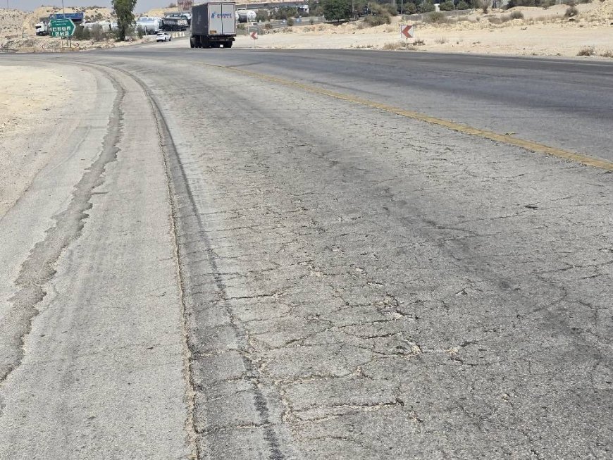 شهروند خبرنگار:خرابی آسفالت  جاده جم به شیراز