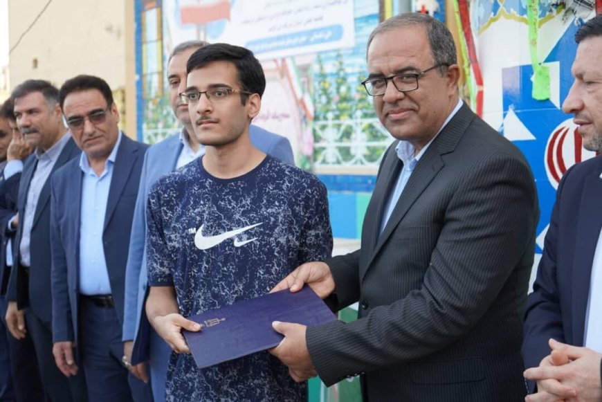 تجلیل از نخبگان علمی و برگزیدگان کنکور ۱۴۰۴ شهرستان بوشهر