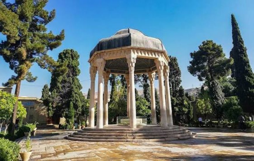 ملیکا قهرمانی؛ پژوهش‌گر و فعال فرهنگی:  حضرت حافظ شعر نمی‌گوید بلکه فریاد می‌زند