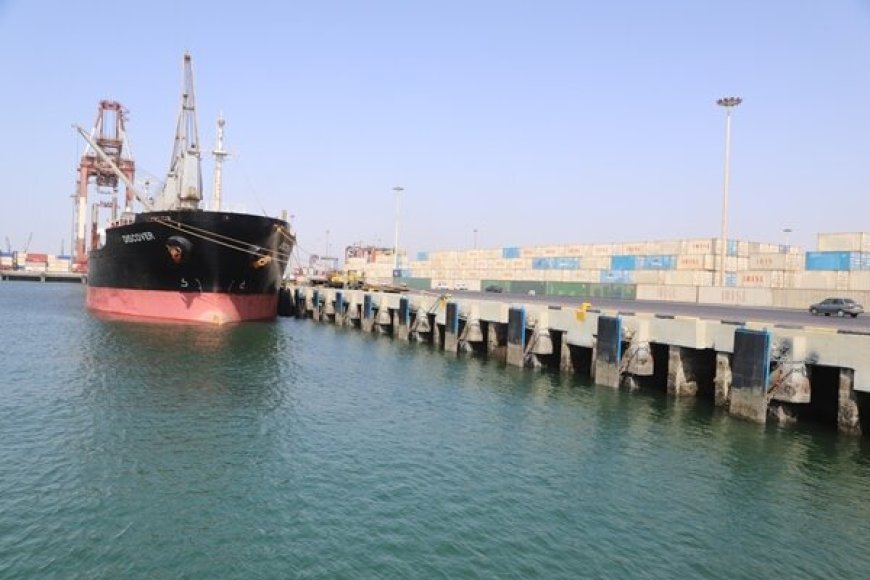 پهلودهی همزمان چهار کشتی در بندر شهید باهنر