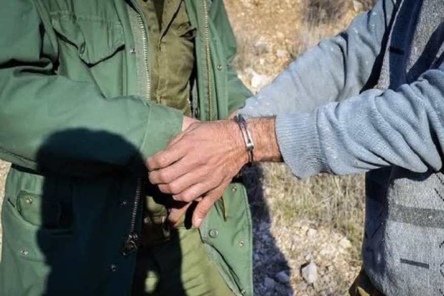 بازداشت ۴ شکارچی غیرمجاز در ایذه؛ کشف سلاح شکاری و پرندگان مهاجر