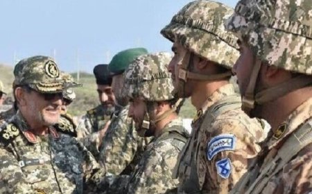 بازدید فرمانده نیروی دریایی سپاه از جزایر بوموسی و سیری
