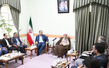 امام جمعه شیراز: کلید همراهی نسل جدید، تعامل است نه تقابل
