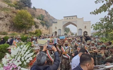 استقبال باشکوه شیرازی‌ها از پیکر ۱۶ شهید گمنام در دروازه قرآن