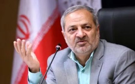 وزیر آموزش‌و‌پرورش به دیّر می‌آید