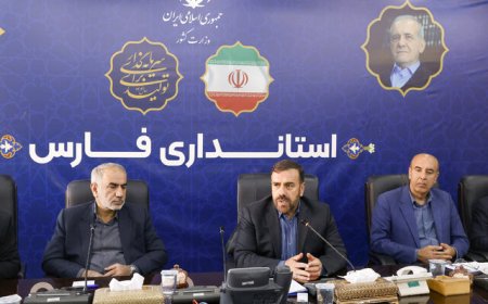 استاندار فارس: عقب‌ماندگی در توسعه فیبرنوری شیراز پذیرفتنی نیست