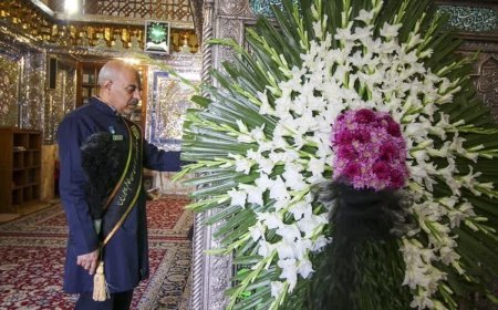 گلباران مقبره شهید آیت‌الله دستغیب در شیراز