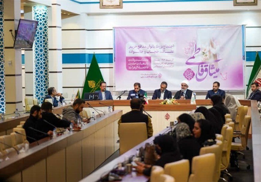 اجتماع بزرگ بانوان در حرم شاه‌چراغ(ع) همزمان با ولادت حضرت زهرا(س)