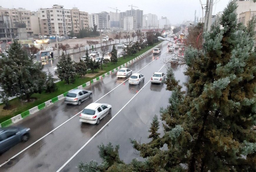 استقرار گسترده ناوگان عملیاتی شهرداری شیراز برای مدیریت بارش‌های سنگین