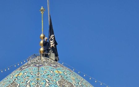 تعویض پرچم و سیاهپوشی حرم شاهچراغ(ع) در آستانه سالروز شهادت