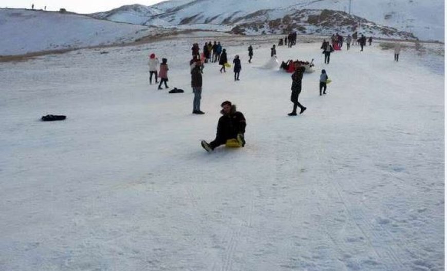 بارش ۹ سانتی‌متر برف در سپیدان طی امروز