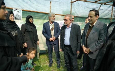 دیدار استاندار کهگیلویه و بویراحمد با خانواده سرباز شهید پیمان عباسی