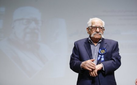 پیکر پروفسور «عبدالمجید ارفعی» در آرامگاه حافظ آرام می‌گیرد