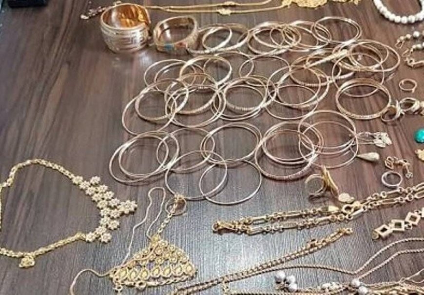 پلیس کهگیلویه ۹ میلیارد تومان طلای مسروقه را به صاحبش بازگرداند