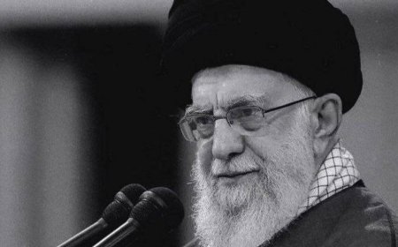 آماده‌سازی جایگاه پیکر رهبر شهید در مصلی