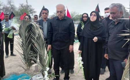 حضور سخنگوی دولت بر مزار شهدای دانش‌آموز میناب