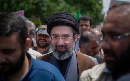 آیت‌الله حاج سیدمجتبی حسینی خامنه‌ای، رهبر جدید ایران کیست؟ 