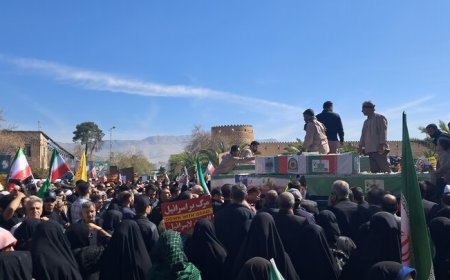 مراسم تشییع ۳۰ شهید اقتدار وطن در شیراز آغاز شد