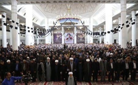 نماز عید سعید فطر در حرم شاهچراغ (ع) اقامه شد