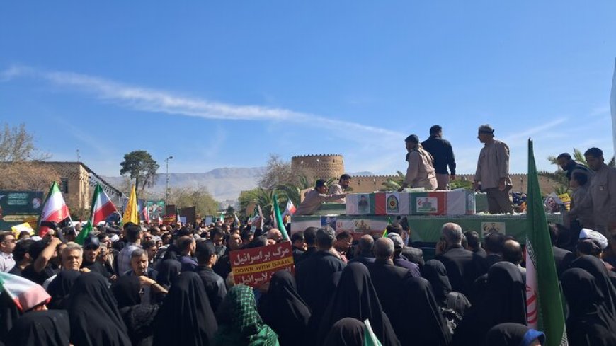 مراسم تشییع ۳۰ شهید اقتدار وطن در شیراز آغاز شد