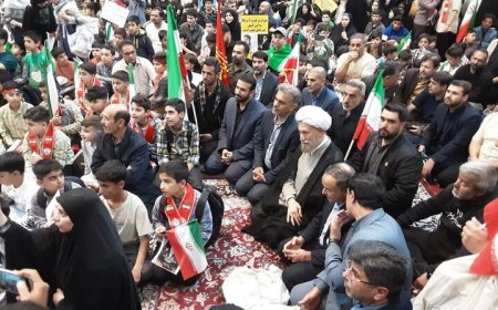 تجدید میثاق دانش‌آموزان شیرازی با شهدای دانش‌آموز در حرم شاهچراغ (ع)