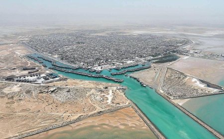 عملیات خارج‌سازی شناورهای غرق شده از خور بندر دیلم آغاز شد