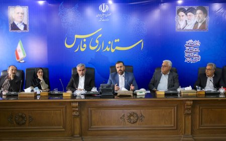 استاندار فارس: صیانت از تالاب‌ها تکلیف قانونی و تعهد اخلاقی در برابر نسل‌های آینده است