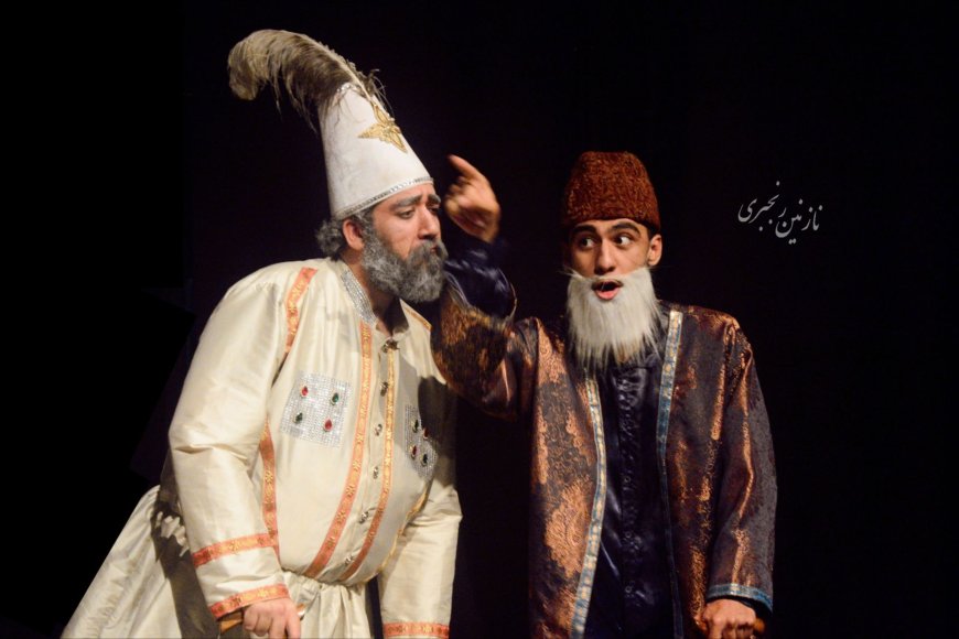 تئاتر می‌تواند آینه ی جامعه باشد