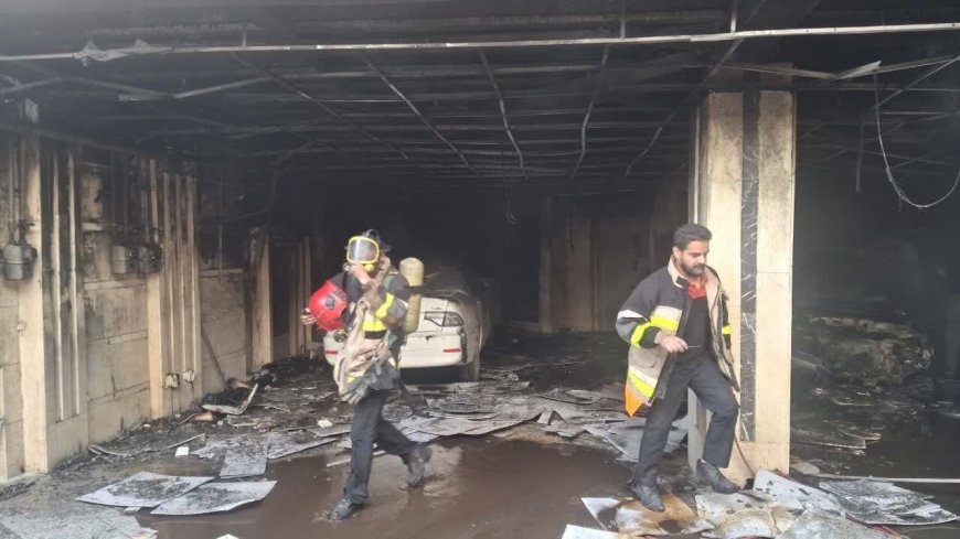 نجات ۱۰ نفر از ساکنان یک ساختمان دچار آتش سوزی در اهواز