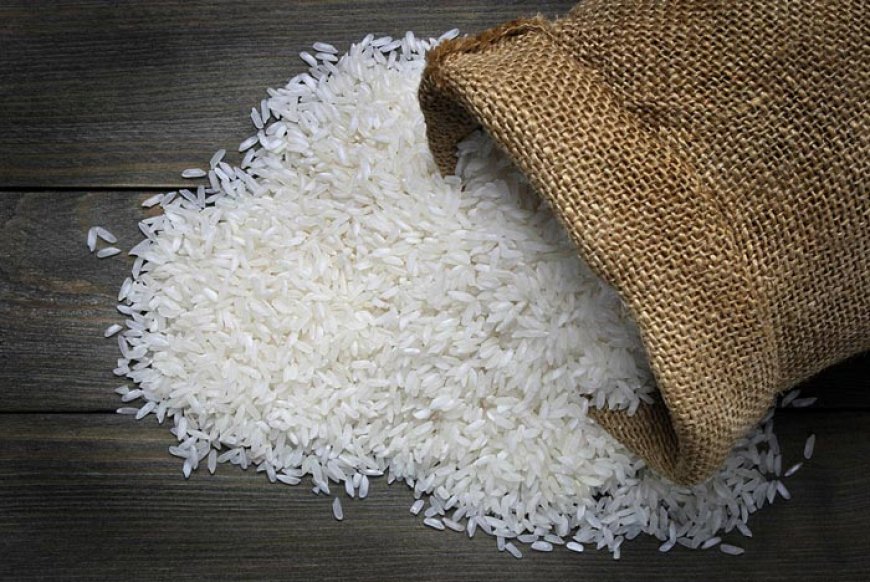 شناسایی و پلمب کارگاه بسته‌بندی برنج تقلبی در شیراز/ ۵۰ تن برنج ضبط شد