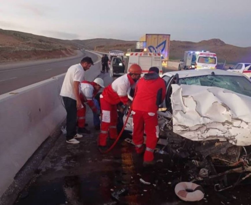 تصادف مرگبار سمند و پژو پارس در آزادراه شاهچراغ