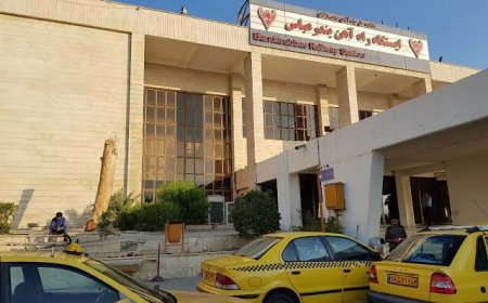 بازگشت طلای ۲۶۰ میلیون تومانی گمشده در راه‌آهن بندرعباس به صاحبش