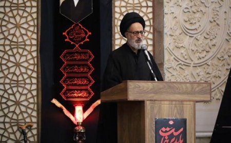امام جمعه موقت شیراز: مکتب و اندیشه رهبر شهید ماندگار است