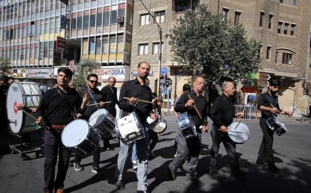 حرکت دسته‌های عزاداری از چهارراه مشیر تا شاهچراغ(ع) در ۲۸ صفر
