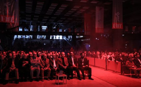 برپایی جشنواره جهانی فیلم فجر به تثبیت شرایط کشور بستگی دارد