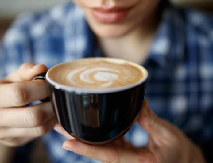 قهوه را چه زمانی بنوشیم تا بیشتر اثر کند؟