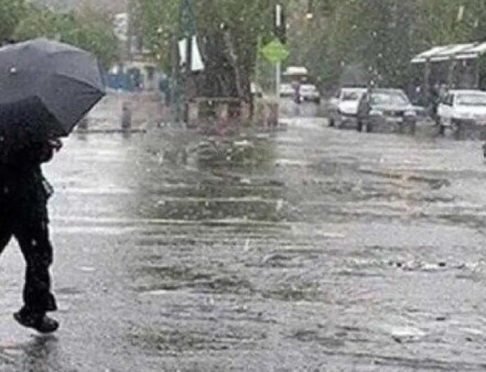 سامانه بارشی وارد کشور می‌شود